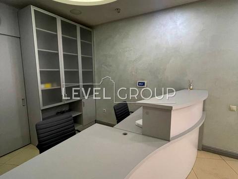 комерційна за адресою Київ, Володимира Івасюка просп. (Героїв Сталінграду), 6