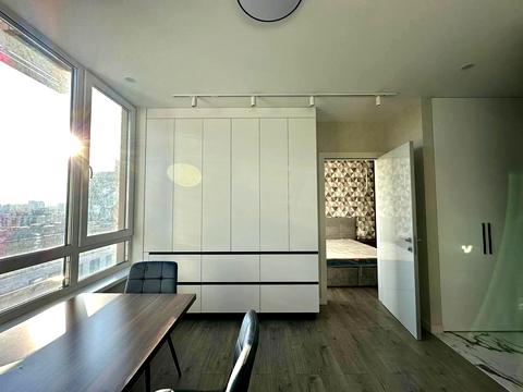 квартира за адресою Київ, Салютна вул., 2к1