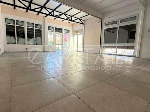 комерційна за адресою Героїв Небесної Сотні вул., 4