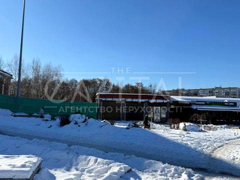 комерційна за адресою Героїв Небесної Сотні вул., 4