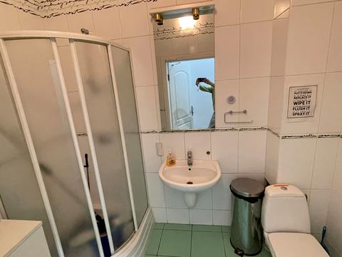 комерційна за адресою Заньковецької вул., 7