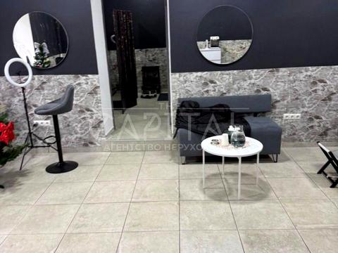 комерційна за адресою Лондонська вул. (Пітерська), 7