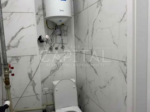 коммерческая по адресу вул. Максимовича Михайла, 24