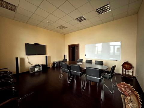 коммерческая по адресу с. Требухов, Броварська ул., 1а