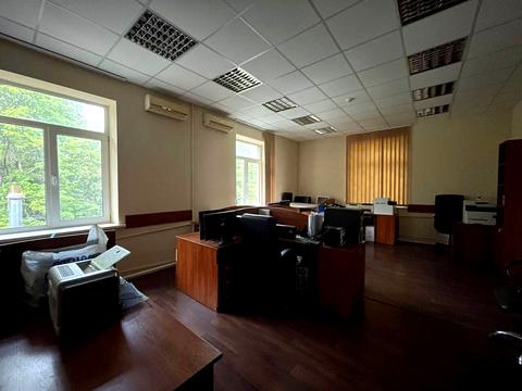 коммерческая по адресу с. Требухов, Броварська ул., 1а