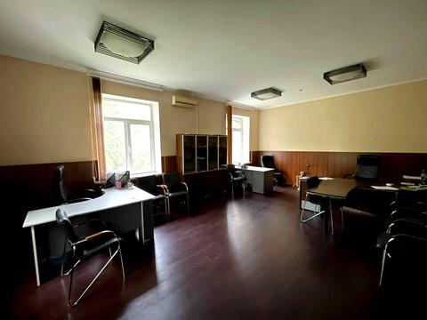 коммерческая по адресу с. Требухов, Броварська ул., 1а