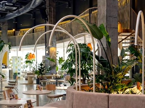 комерційна за адресою Кільцева дорога вул., 1