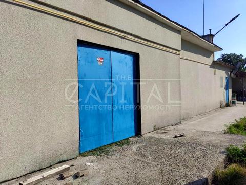 комерційна за адресою с. Рогозів, вул. Центральна, 1