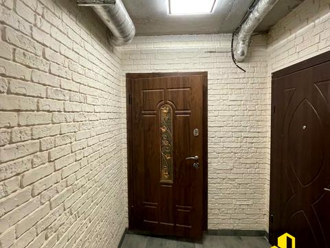 комерційна за адресою Західна вул., 10