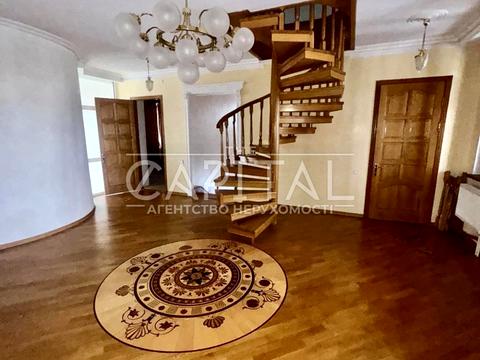 будинок за адресою вул. Посольська