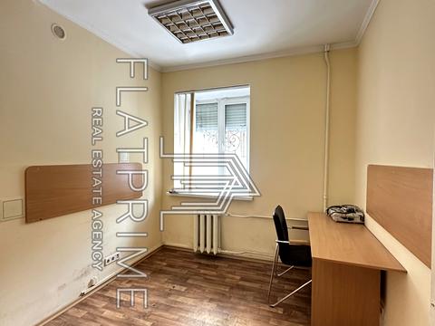 комерційна за адресою Гоголівська вул., 9-Б