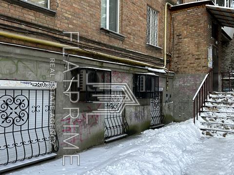 комерційна за адресою Гоголівська вул., 9-Б