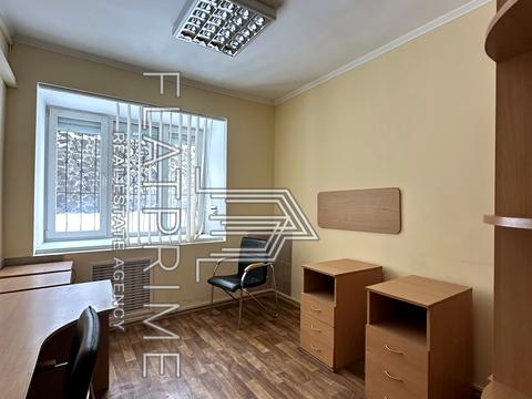 комерційна за адресою Гоголівська вул., 9-Б