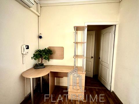 комерційна за адресою Гоголівська вул., 9-Б