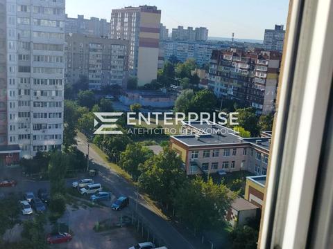 квартира за адресою Рональда Рейгана вул., 9-Г