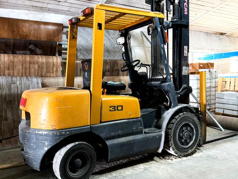 комерційна за адресою Вокзальна, 2а