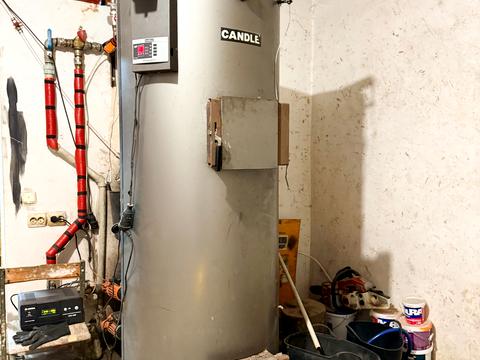 комерційна за адресою Вокзальна, 2а