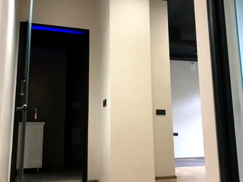 комерційна за адресою Бастіонна вул., 4