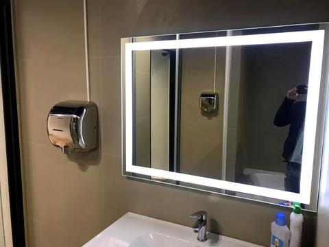 комерційна за адресою Бастіонна вул., 4