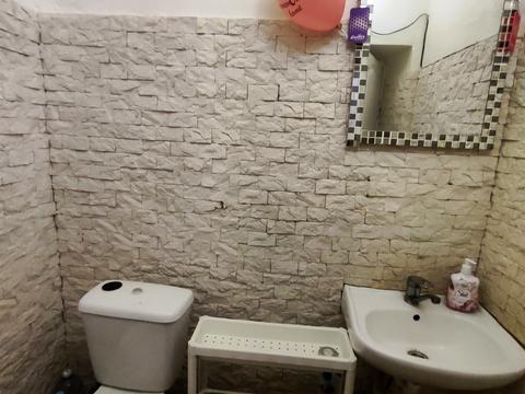 комерційна за адресою Королеви Єлизавети ІІ вул. (Глинки), 18