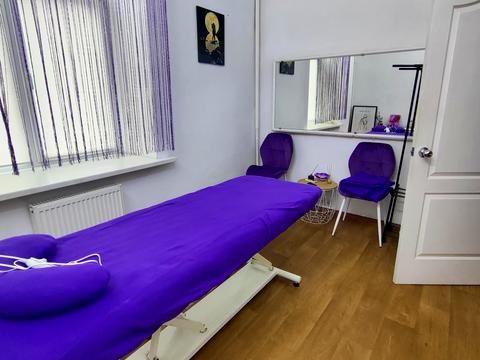 комерційна за адресою Королеви Єлизавети ІІ вул. (Глинки), 18