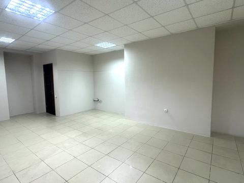 комерційна за адресою Степана Дем'янчука вул., 1б