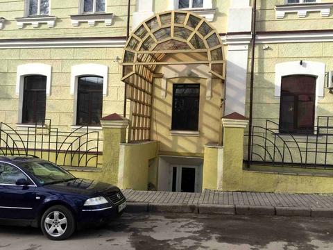 комерційна за адресою Драгоманова, 32