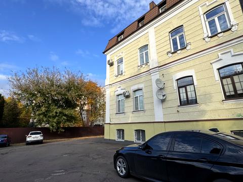 комерційна за адресою Драгоманова, 32