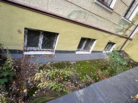 комерційна за адресою Драгоманова, 32