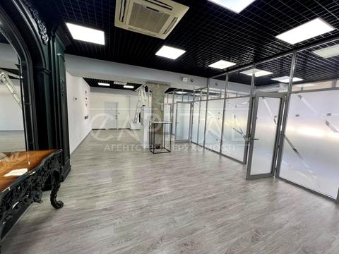 комерційна за адресою Верхній Вал вул., 1