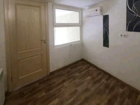 комерційна за адресою Вінстона Черчилля вул. (Червоноткацька), 43