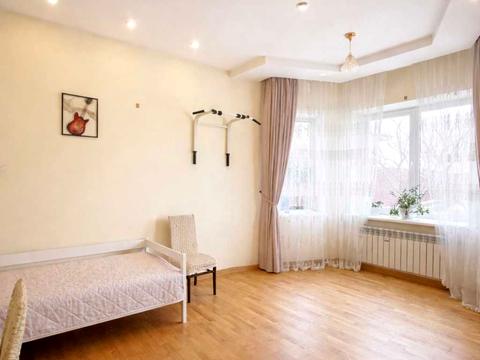 будинок за адресою Центральна вул., 18а