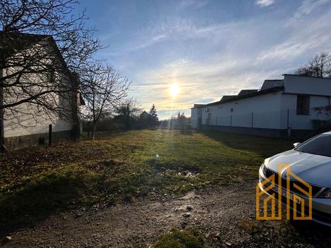 участок по адресу Шістнадцята