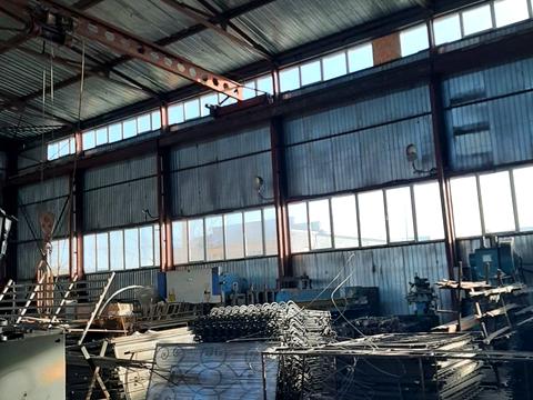 комерційна за адресою Металургів вул., 19