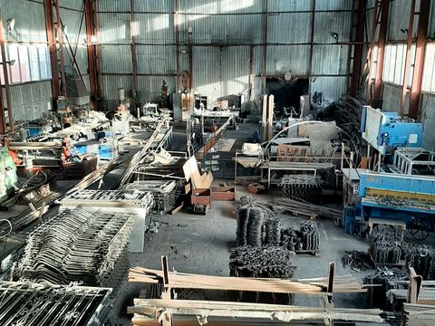 комерційна за адресою Металургів вул., 19