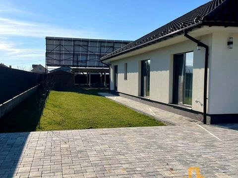 будинок за адресою Молодіжна