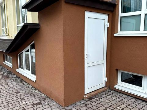 комерційна за адресою Відпочинку вул., 1