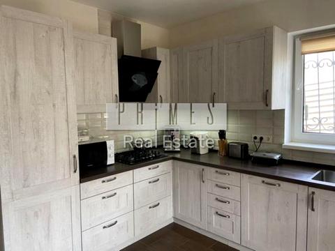 дом по адресу Небесной Сотни ул. (Паризької Комуни)