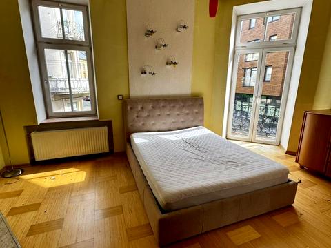 квартира за адресою Пекарська вул., 15