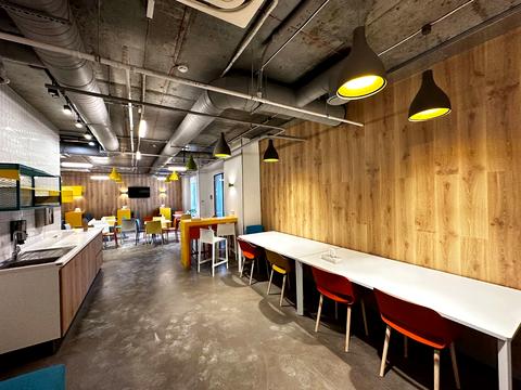 комерційна за адресою Саксаганського вул., 70/16