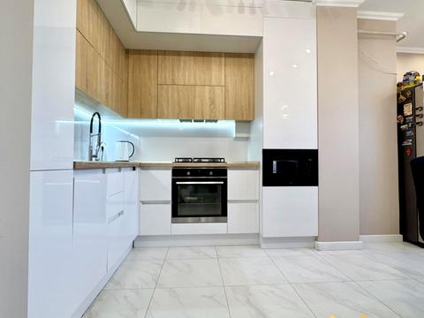 квартира за адресою с. Гатне, Приозерний бульв., 3