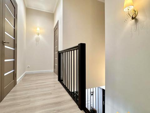 квартира за адресою с. Гатне, Приозерний бульв., 3