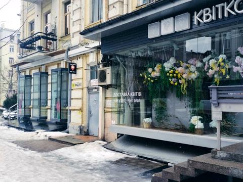 комерційна за адресою Саксаганського вул., 13/42