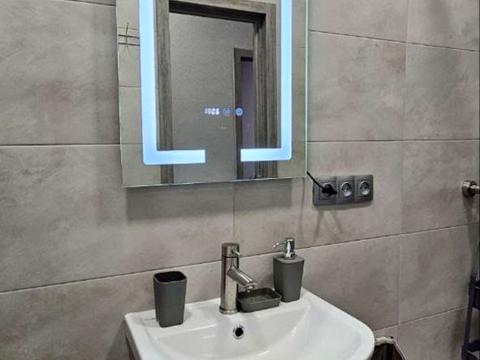 квартира за адресою Ніла Армстронга вул. (Казакова), 23