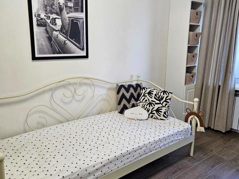 квартира за адресою Ніла Армстронга вул. (Казакова), 4