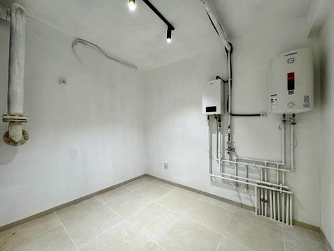 коммерческая по адресу Європейська ул., 1