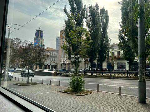 коммерческая по адресу Тараса Шевченко бульв., 2