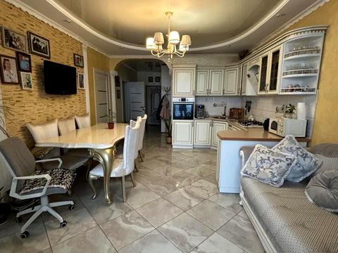 квартира за адресою Зарічанська вул., 11л