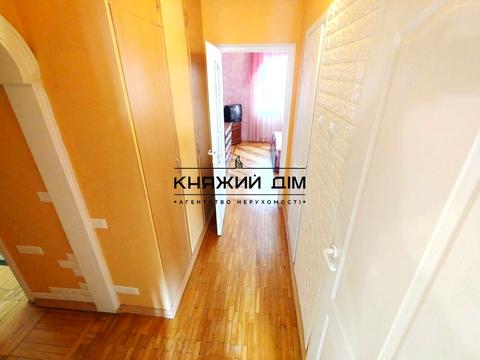 квартира за адресою Анни Ахматової вул., 6