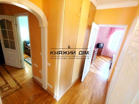 квартира за адресою Анни Ахматової вул., 6